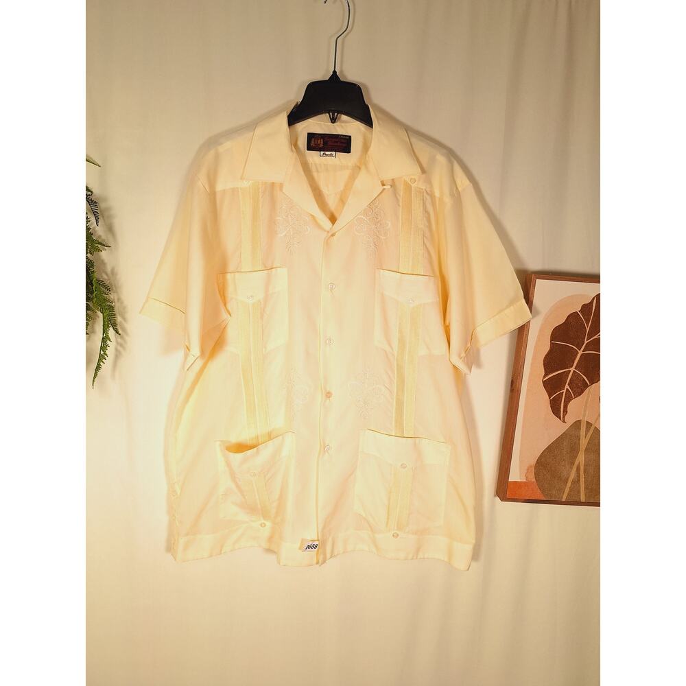 Calidad Exportacion Men's Mexican Guayabera Button-Up Short-Sleeved Shirt